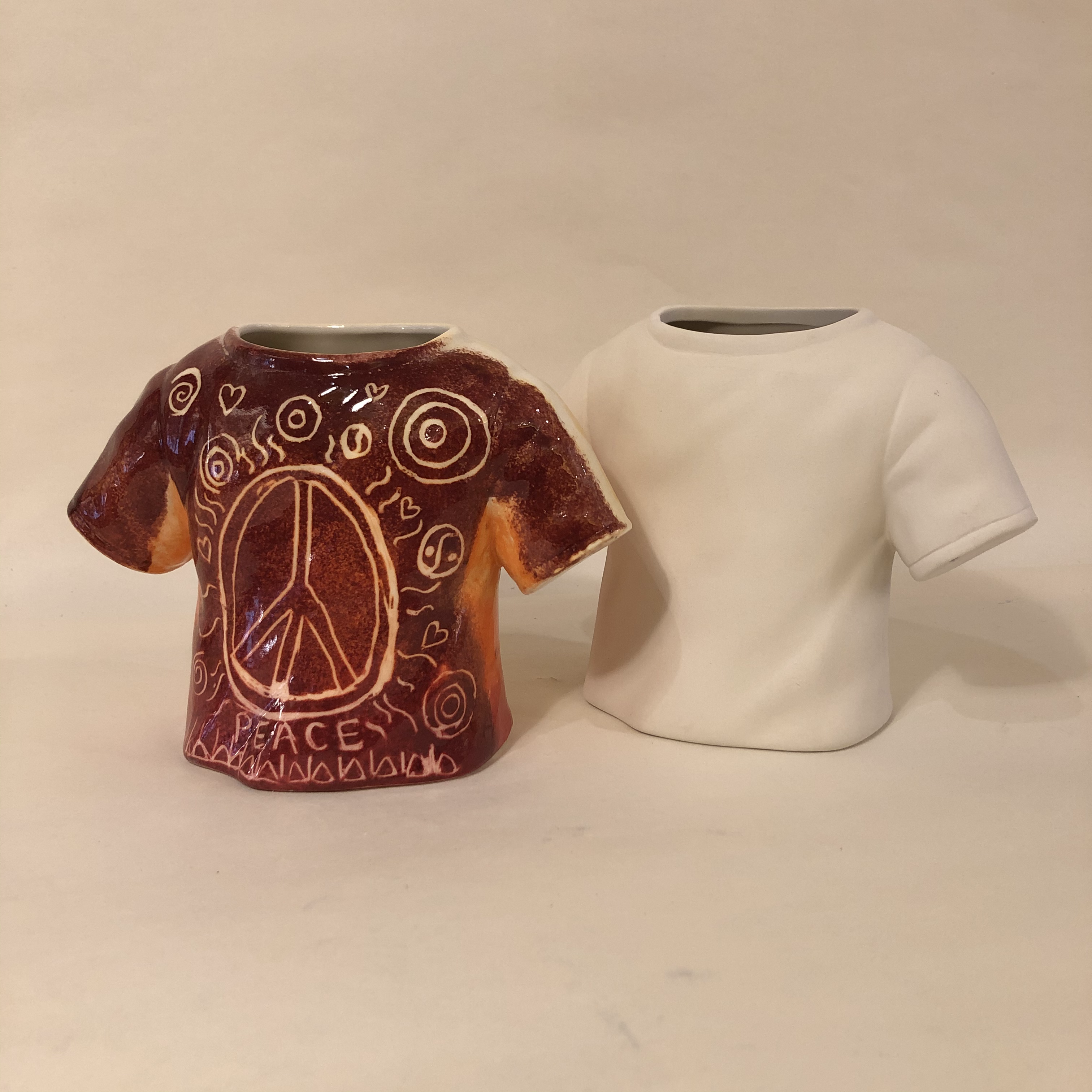 Shirt Pot - 11.5cm (h)