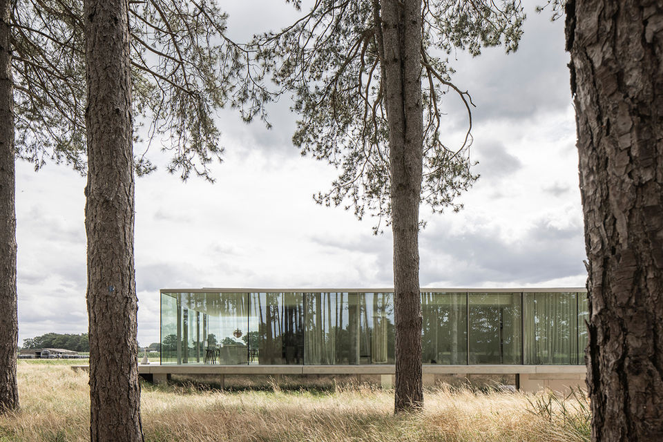 モダン建築のラグジュアリー住宅外観