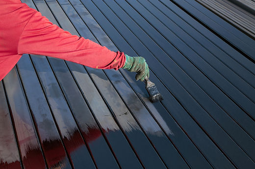 workers-are-painting-steel-floors.jpg
