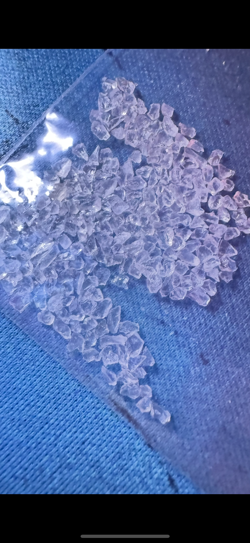 Thumbnail: White and Yellow clear 1mm - 7mm gravel mixed of 5ct (1g).