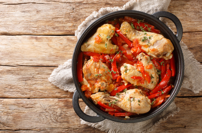 バスク風チキン煮込み(Poulet basquaise)