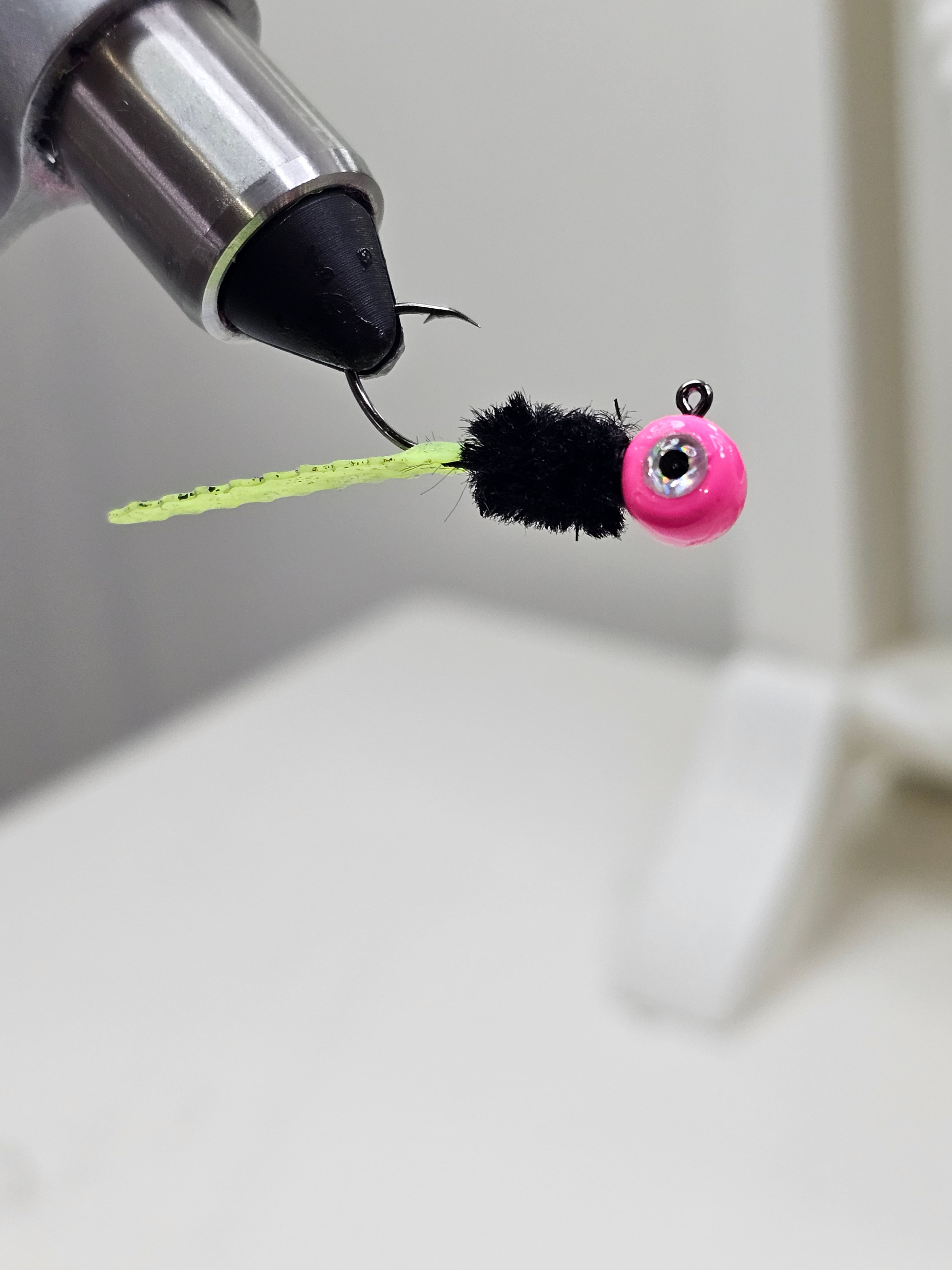 Pink/Black/Chartreuse saw tail 