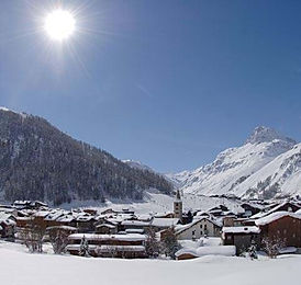 Ski in Val-d'Isere - France
