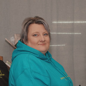 Meet Vicky_edited.jpg