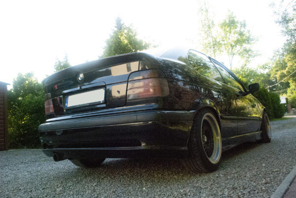 Rajout jupe arrière E36 compact style racing dynamics