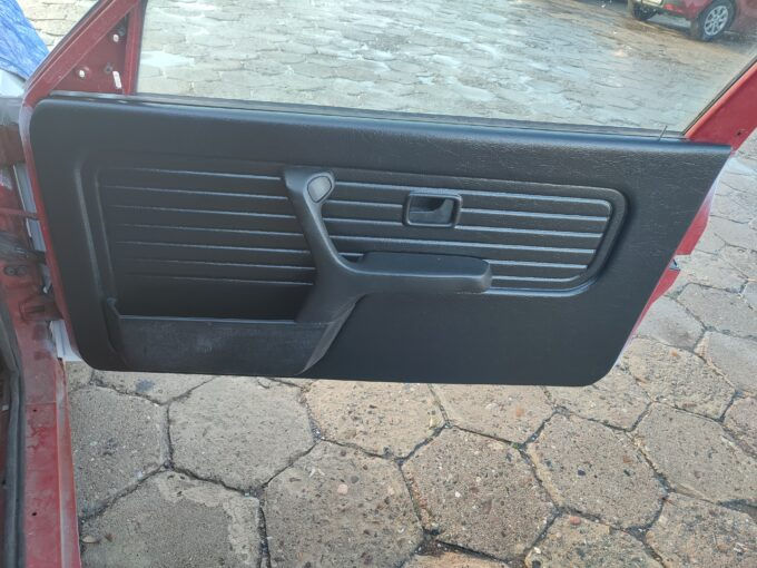 Miniature : Panneaux de porte noirs pour BMW e30 coupé/cabriolet/M3