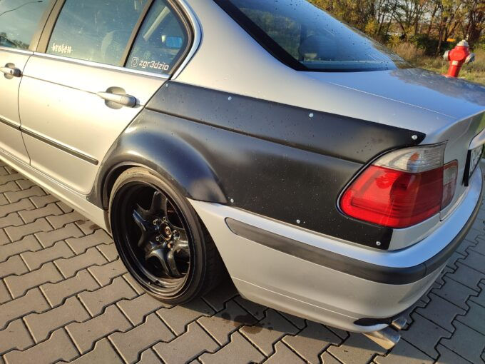 Miniature : Kit carrosserie large berline / touring BMW E46