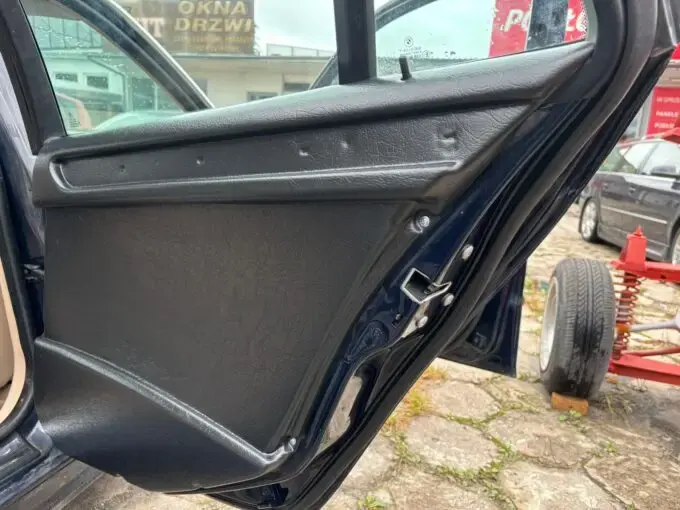 Miniature : Panneaux de porte BMW E46 berline/touring (plastisque ABS)