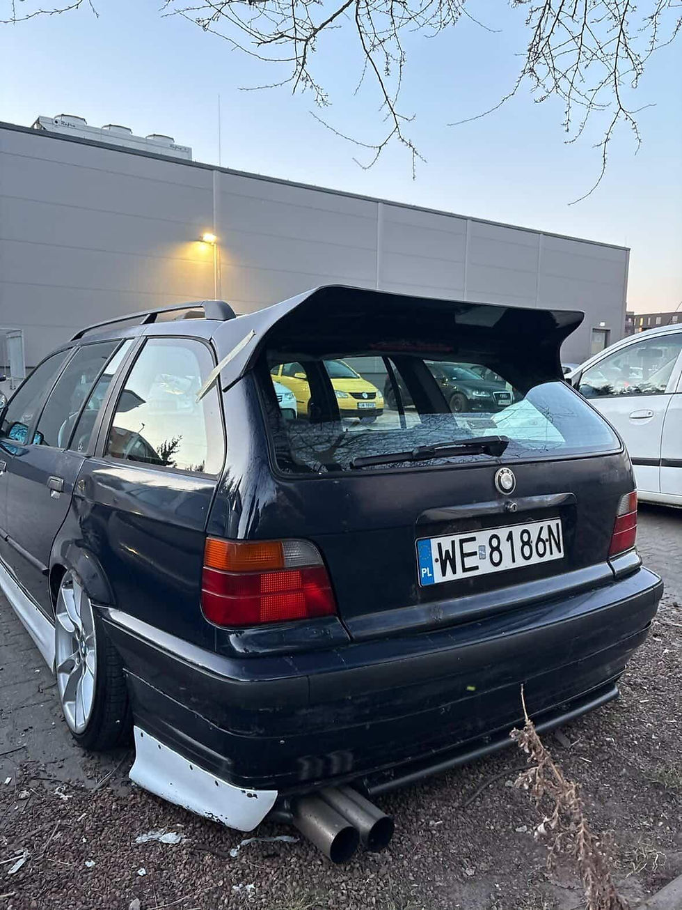 Miniature : Aileron de toit type queue de canard pour BMW E36 Touring V3