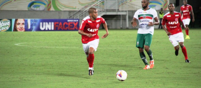 Judson ressalta perfil versátil: "Se precisar na direita, eu vou"