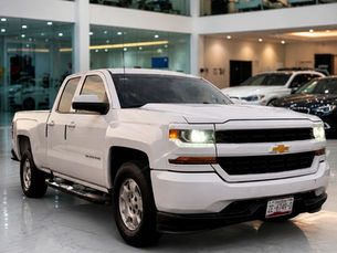 Chevrolet Silverado 2017 en Venta en Querétaro | Pickup Automática | $290,000