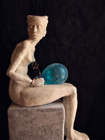 A figurative sculptor based in Ireland.