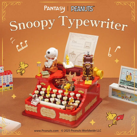 Snoopy‑themed building set inspired by a classic vintage typewriter design