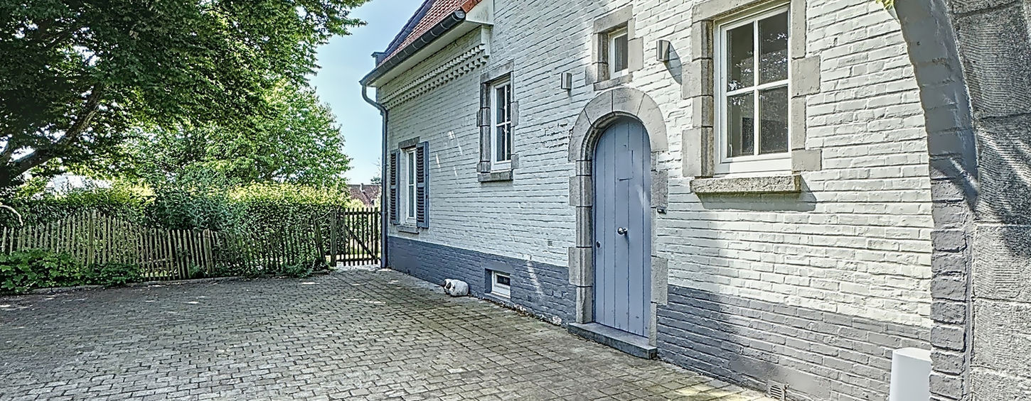 •	#HouseForRent
•	#RentInOverijse
•	#RealEstateOverijse
•	#JHimmo
•	#RentalListing
•	#PrivateGarden
