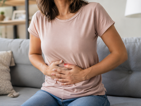 Pourquoi ai-je toujours le ventre gonflé ? 10 causes fréquentes et des solutions naturelles