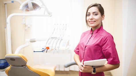 Dental Assistant or Dental Hygienist? Key Differences, Salaries, and Career.