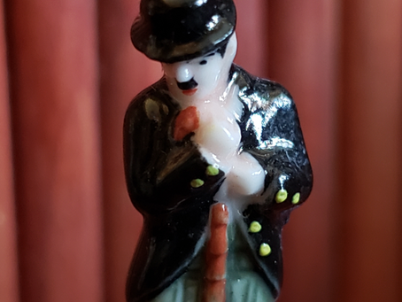 Niart2024.01.01 Charlie Chaplin - Les Temps modernes (Modern Times) French Procelain Feves Mini Figures