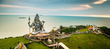 Hampi, Badami, Aihole, Pattadakal, Murudeshwar & Gokarna 6 Days Tour Package from Hubli