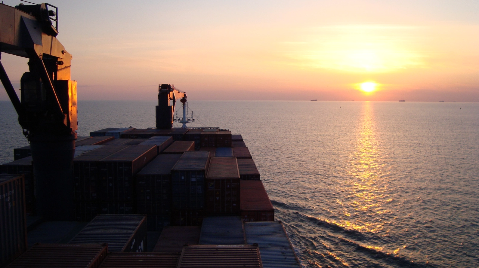 Porte-conteneurs “La Tour” de la CMA CGM en Atlantique