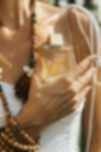 Le parfum Irma Oud, par Madamirma. En collaboration avec les parfumeurs de Grasse, les parfums Madamirma sont crées avec amour pour vous.