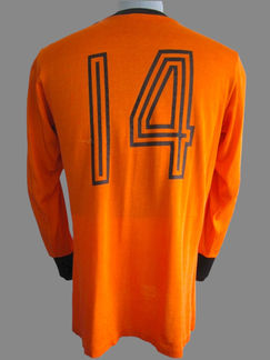 shirt design that was used during the period from March 1976 to Novenmer 1976 UEFA Euro 1976
Match 