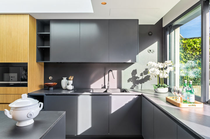 Real Estate Photography Interiors - Luxury House Kitchen Porto