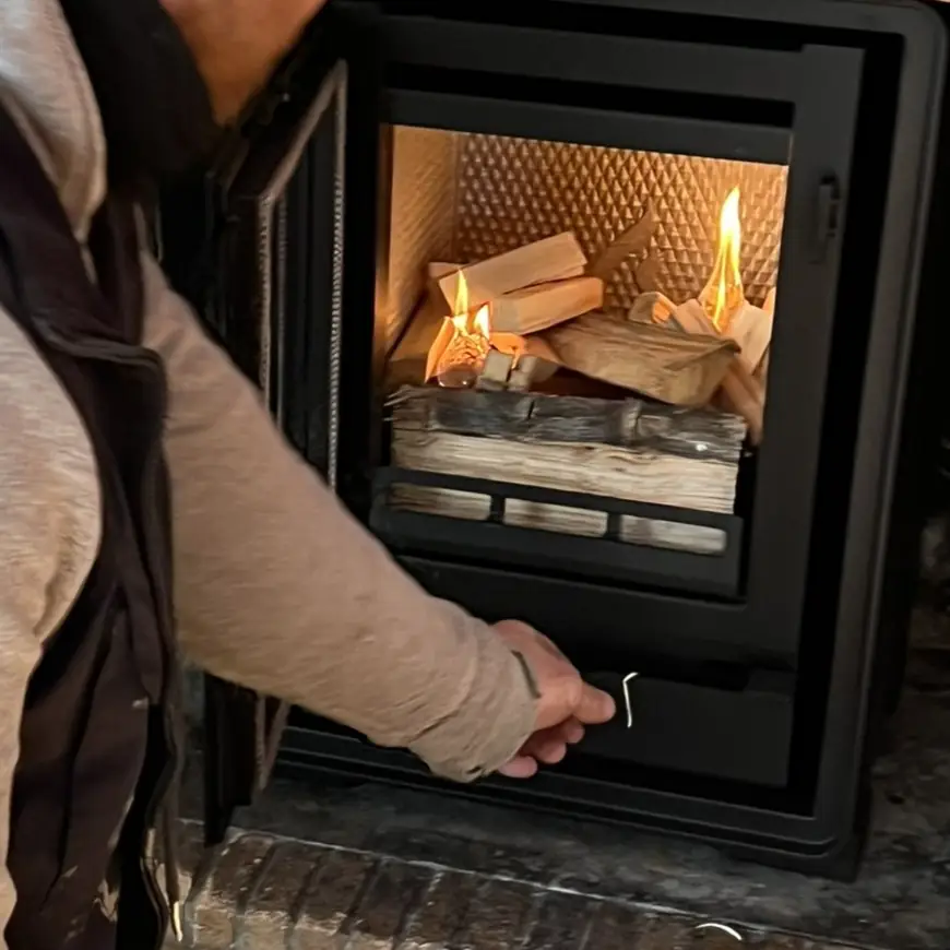 mise en service avec technicien d'un riva 2 40 freestanding de stovax, poele a bois posé par flam'attitude