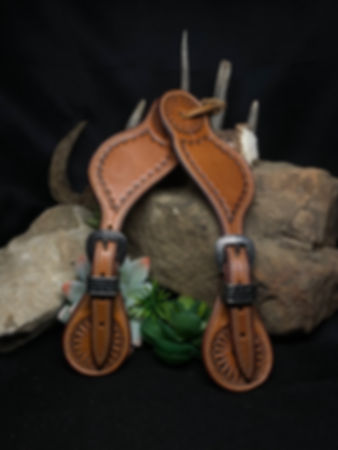 Simple spur straps