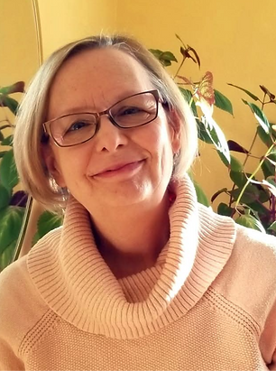 Nancy Portrait with Mirror_edited.png