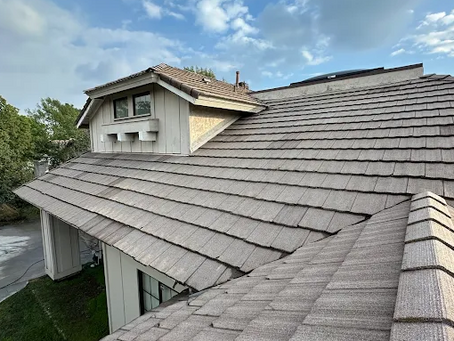 What should property managers know before hiring pressure washing services in Los Angeles County?