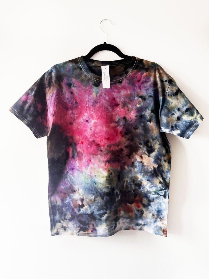 Роспись футболки техникой тай-дай