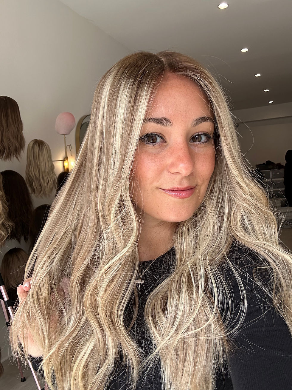 Thumbnail: LT4078: LACE TOP WIG - SMALL 22" -ROOTED DIMENSIONAL BEIGY BLONDE