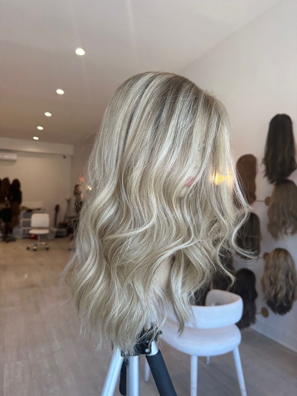 Thumbnail: LACE TOP WIG  PLATINUM DIMENSIONAL BLONDE XS/S/M 23-24"