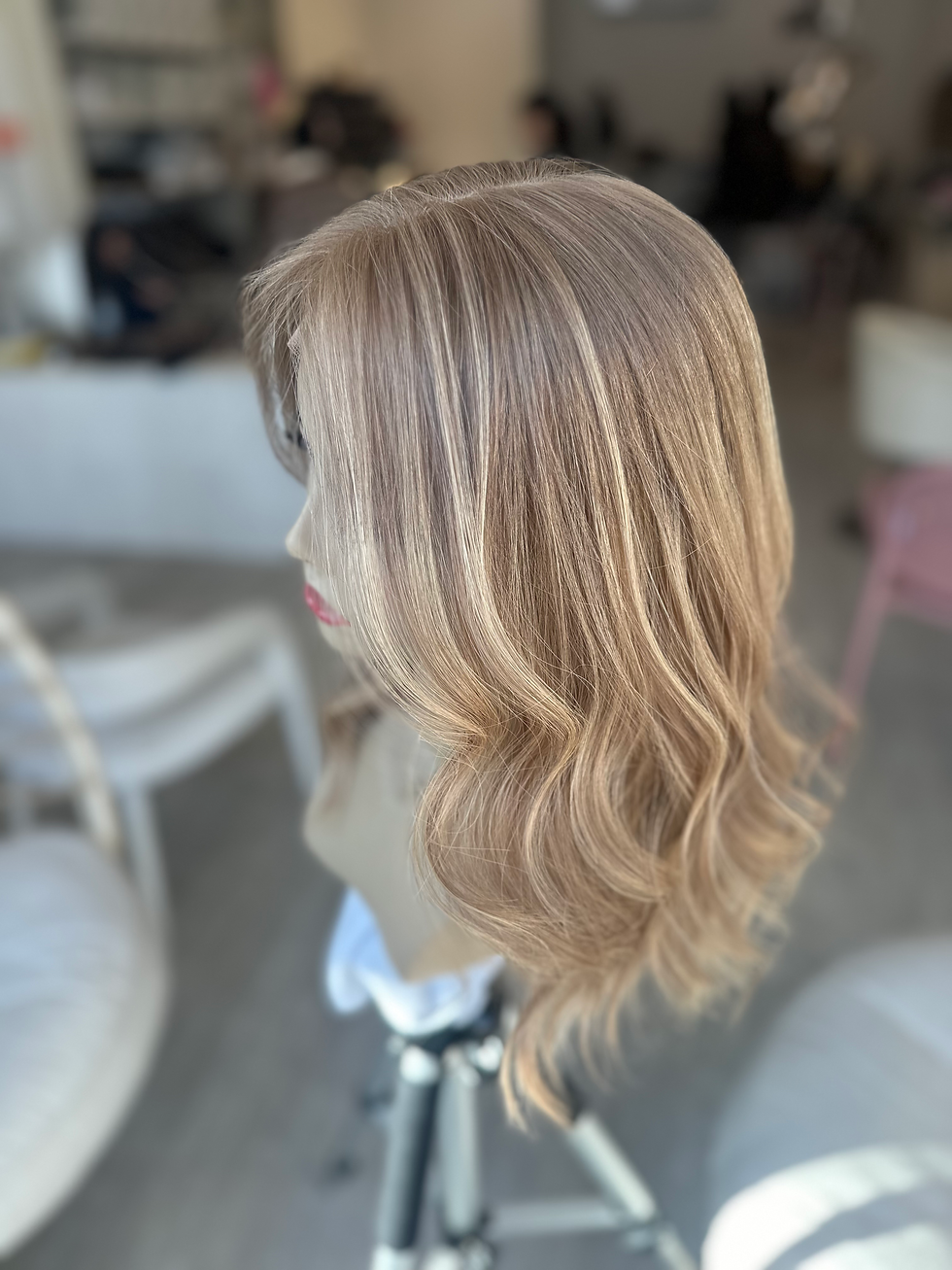 Thumbnail: LACE TOP WIG - BEIGY DAKREST BLONDE X SUBTLE BALAYAGE 18"/20"