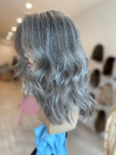 LT28059: LACE WIG SALT AND PEPPER GRAY 18