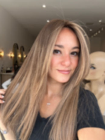 TCP35860: 10X10 20" LIGHT LEXIE 7 ROOT - LONGER HEAVY CURTAIN BANG