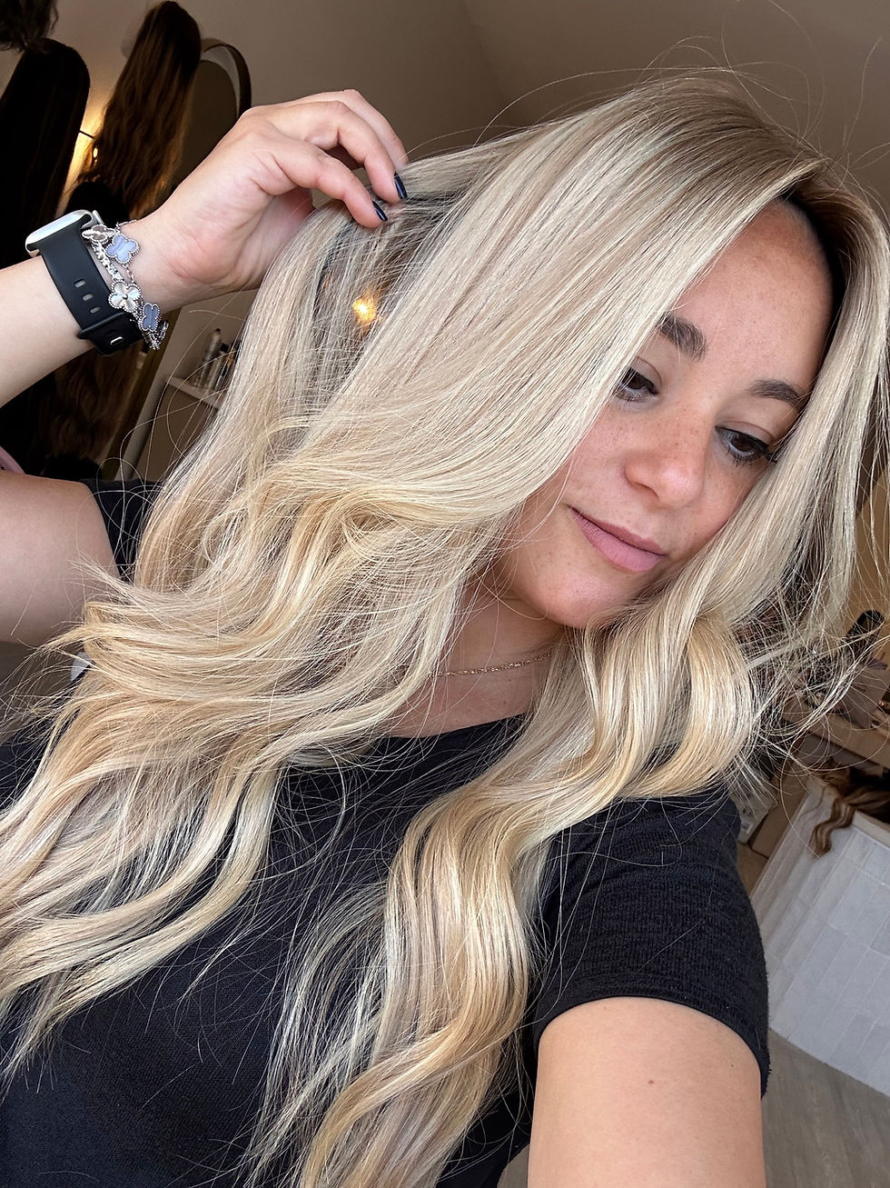 Thumbnail: TP28830-32/34-39/42/47: LIGHT DIMENSIONAL BLONDE ROOTED 9X9 24-25"