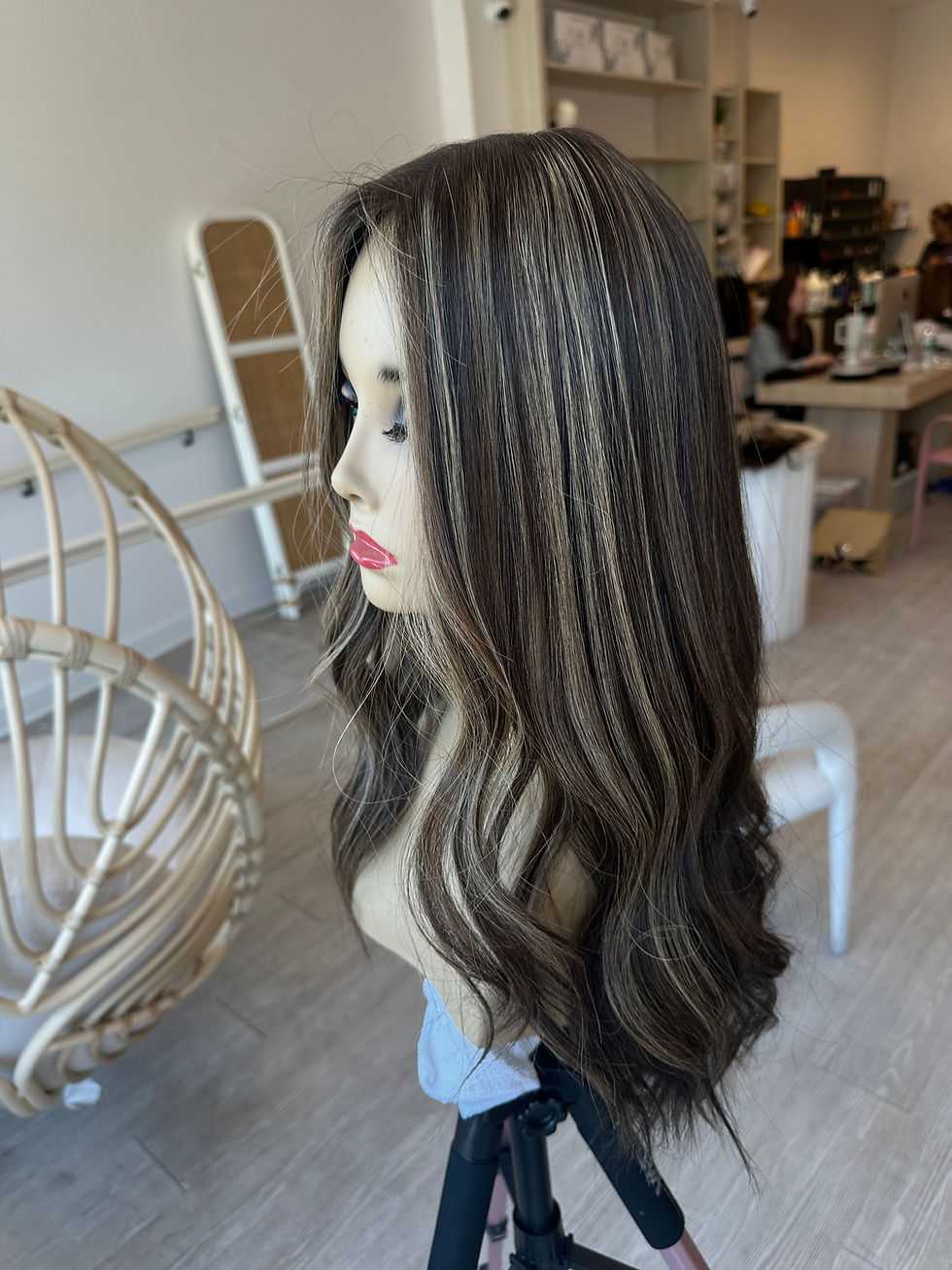 Thumbnail: TP31113/15/18: 9.5X10 22-23" VERY DIMENSIONAL BRONDE