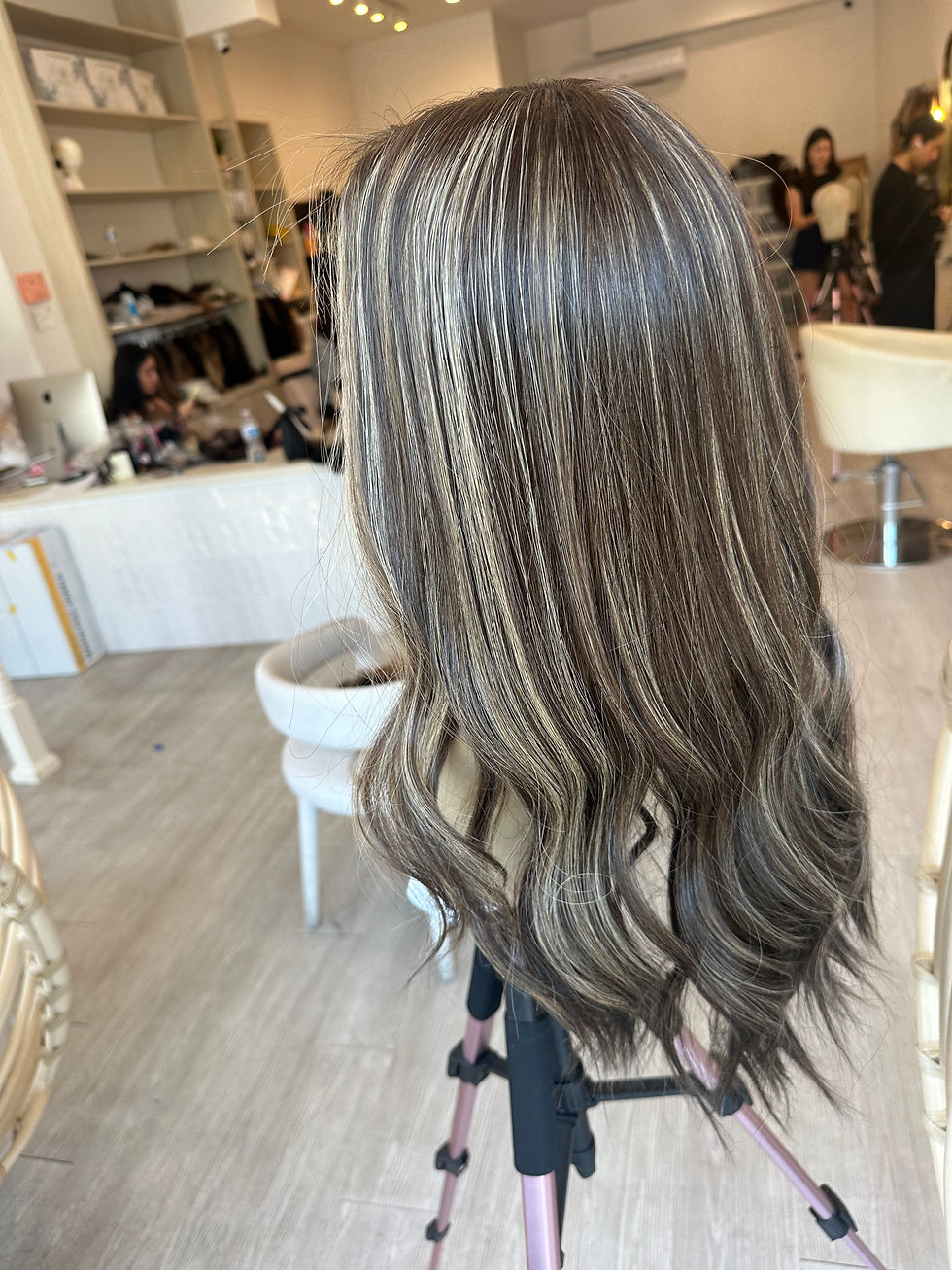Thumbnail: TP31113/15/18: 9.5X10 22-23" VERY DIMENSIONAL BRONDE