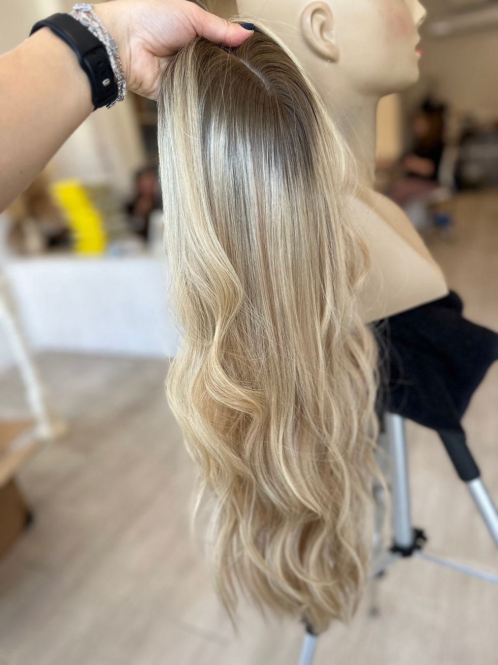 Thumbnail: TP28830-32/34-39/42/47: LIGHT DIMENSIONAL BLONDE ROOTED 9X9 24-25"