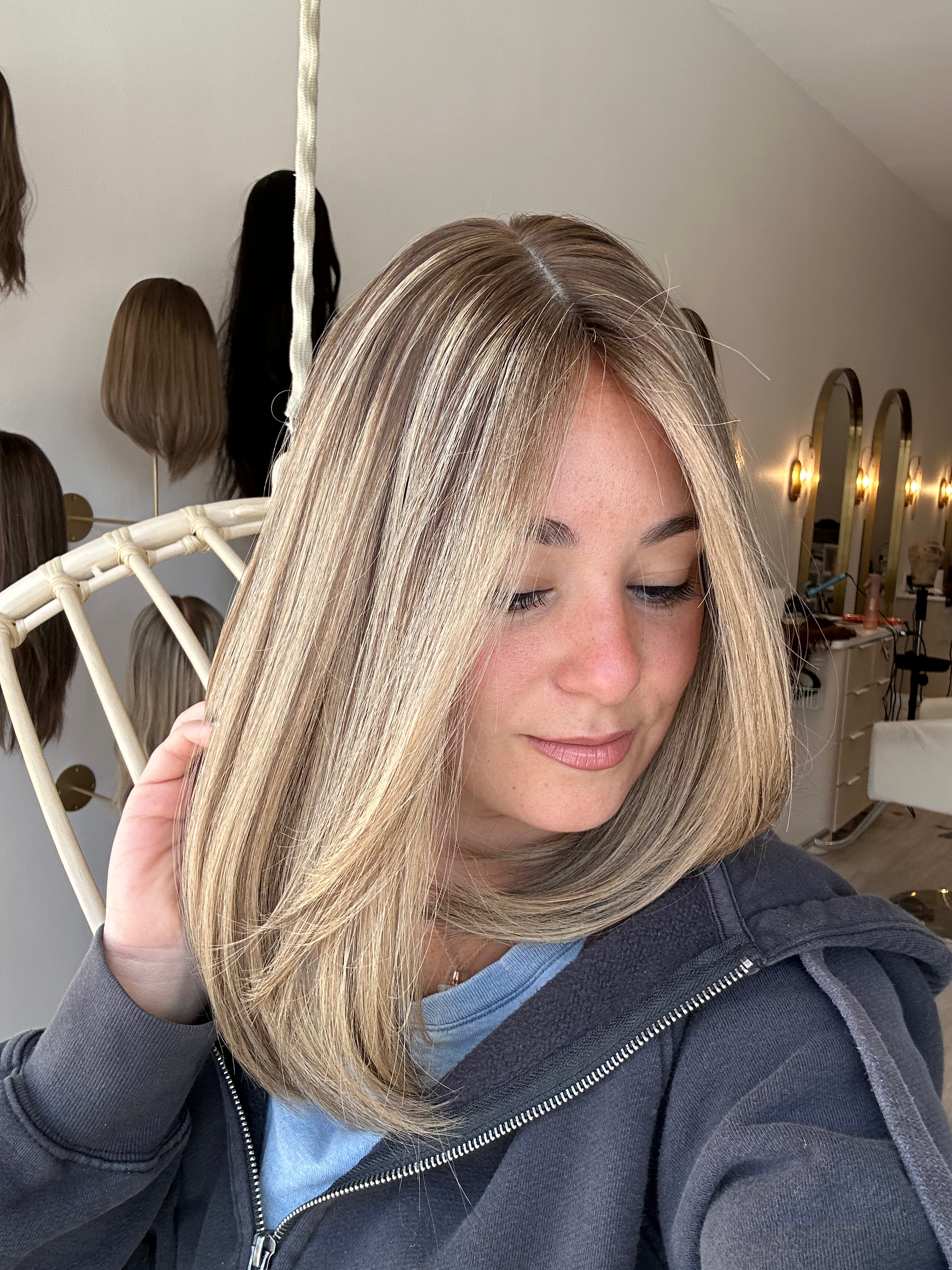 TP35179: 9X10 16" DIMENSIONAL CARAMEL BLONDE