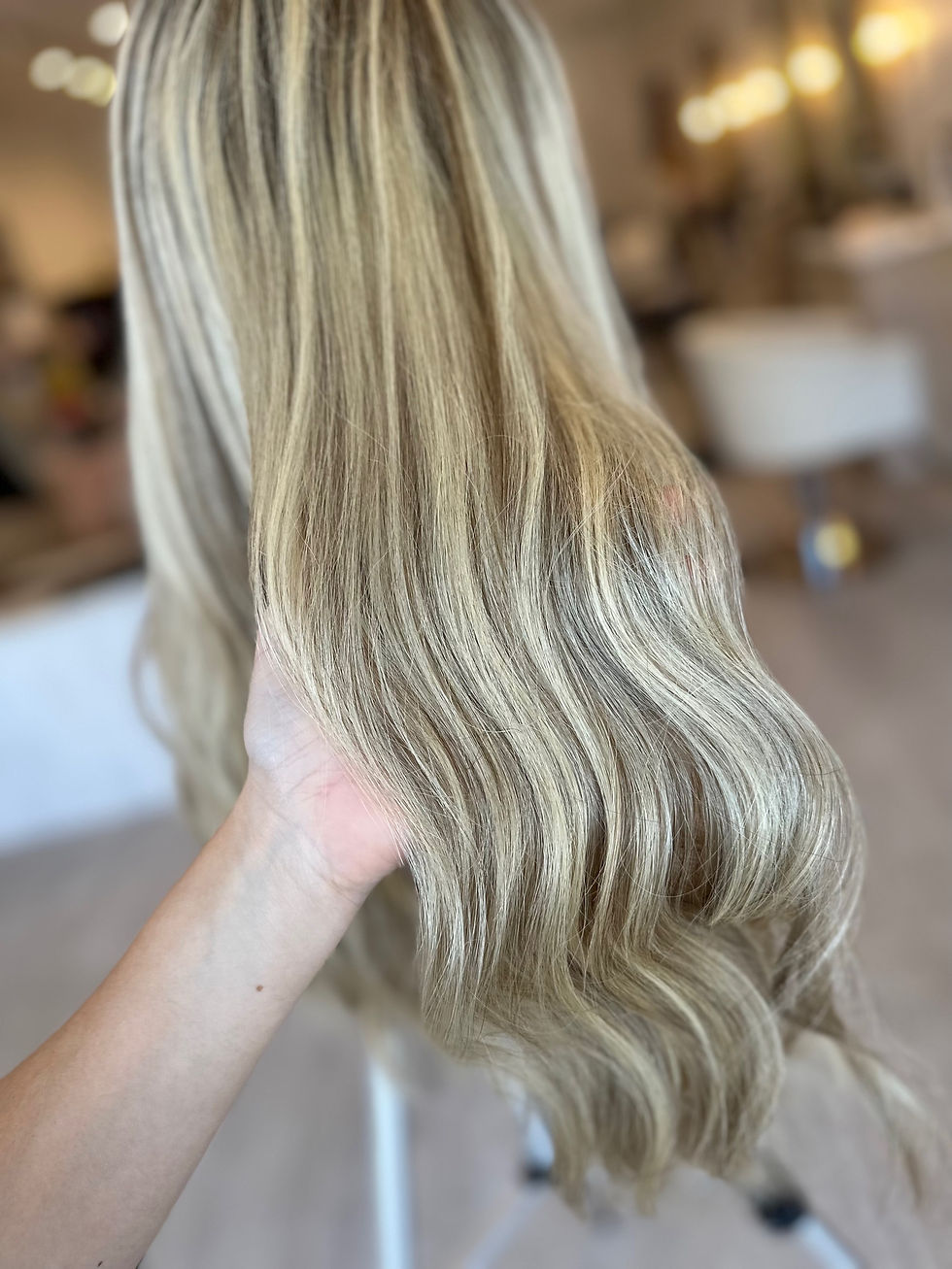 Thumbnail: LACE TOP WIG - PLATINUM DIMENSIONAL BLONDE 27-28” XS/S/M