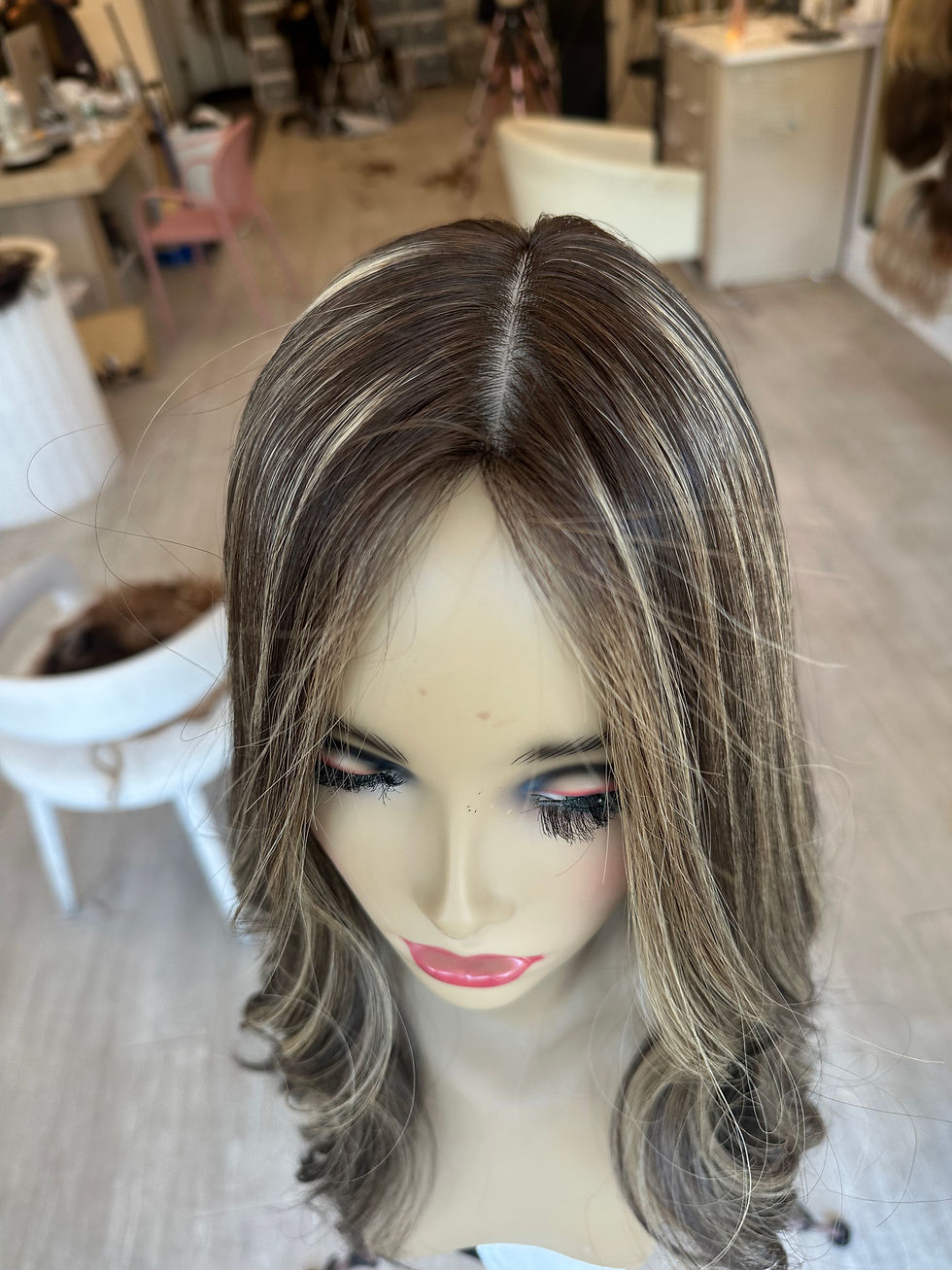 Thumbnail: TP31113/15/18: 9.5X10 22-23" VERY DIMENSIONAL BRONDE