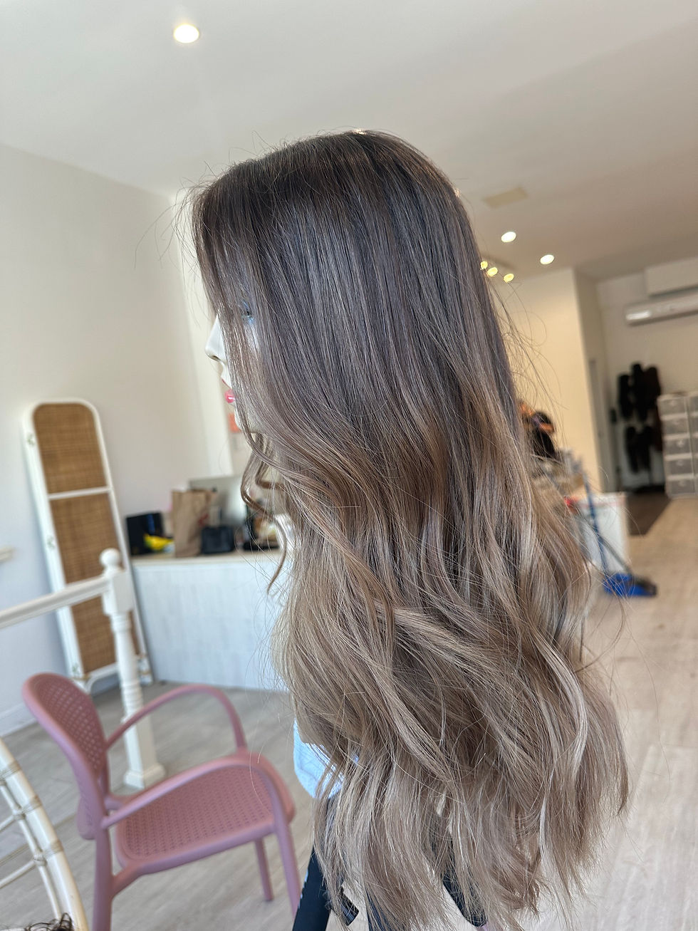 Thumbnail: LT7698: LACE TOP WIG - MEDIUM - 24” beigy brown balayage 