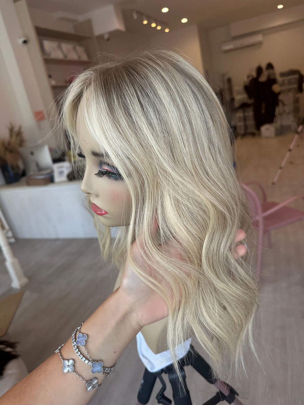Thumbnail: CLOSED LACE TOPPER 7.5x7.5 16”/20"/24”/26" platinum dimensional blonde
