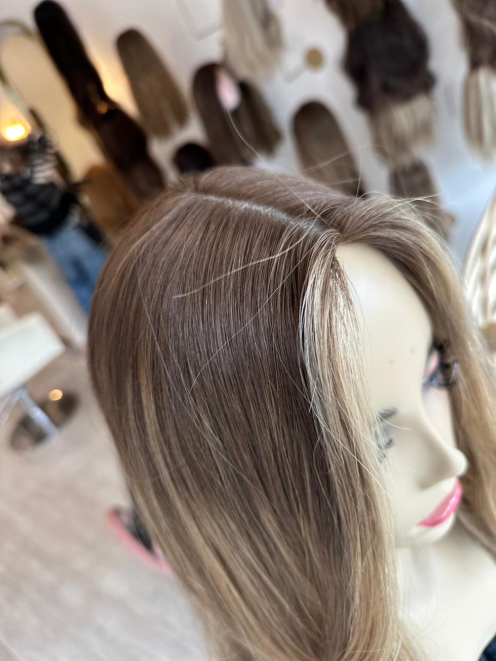 Thumbnail: STW32455/63-64/67: SILK TOP WIG LIGHT LEXIE SIZE S/M 20”