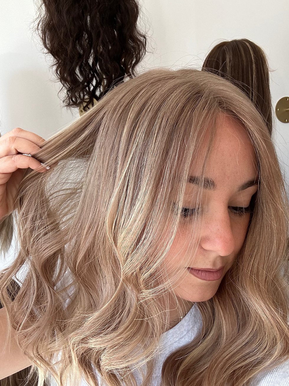 Thumbnail: LACE TOP WIG - BEIGY DAKREST BLONDE X SUBTLE BALAYAGE 18"/20"