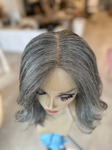 LT28059: LACE WIG SALT AND PEPPER GRAY 18