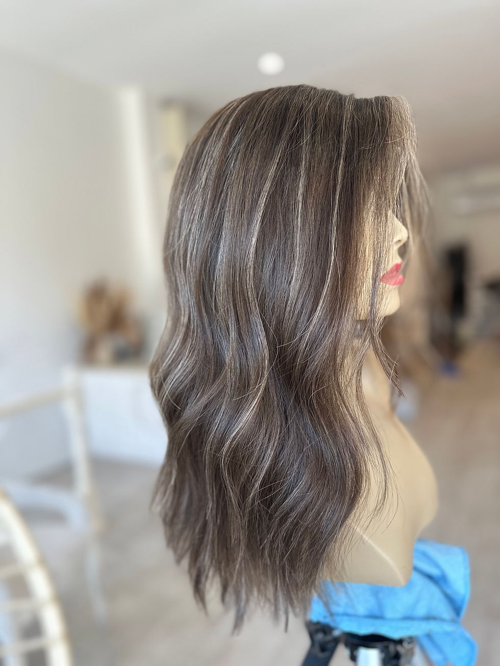 Thumbnail: LACE TOP WIG - BRONDE - 21-22" - XXS/XS/S/M