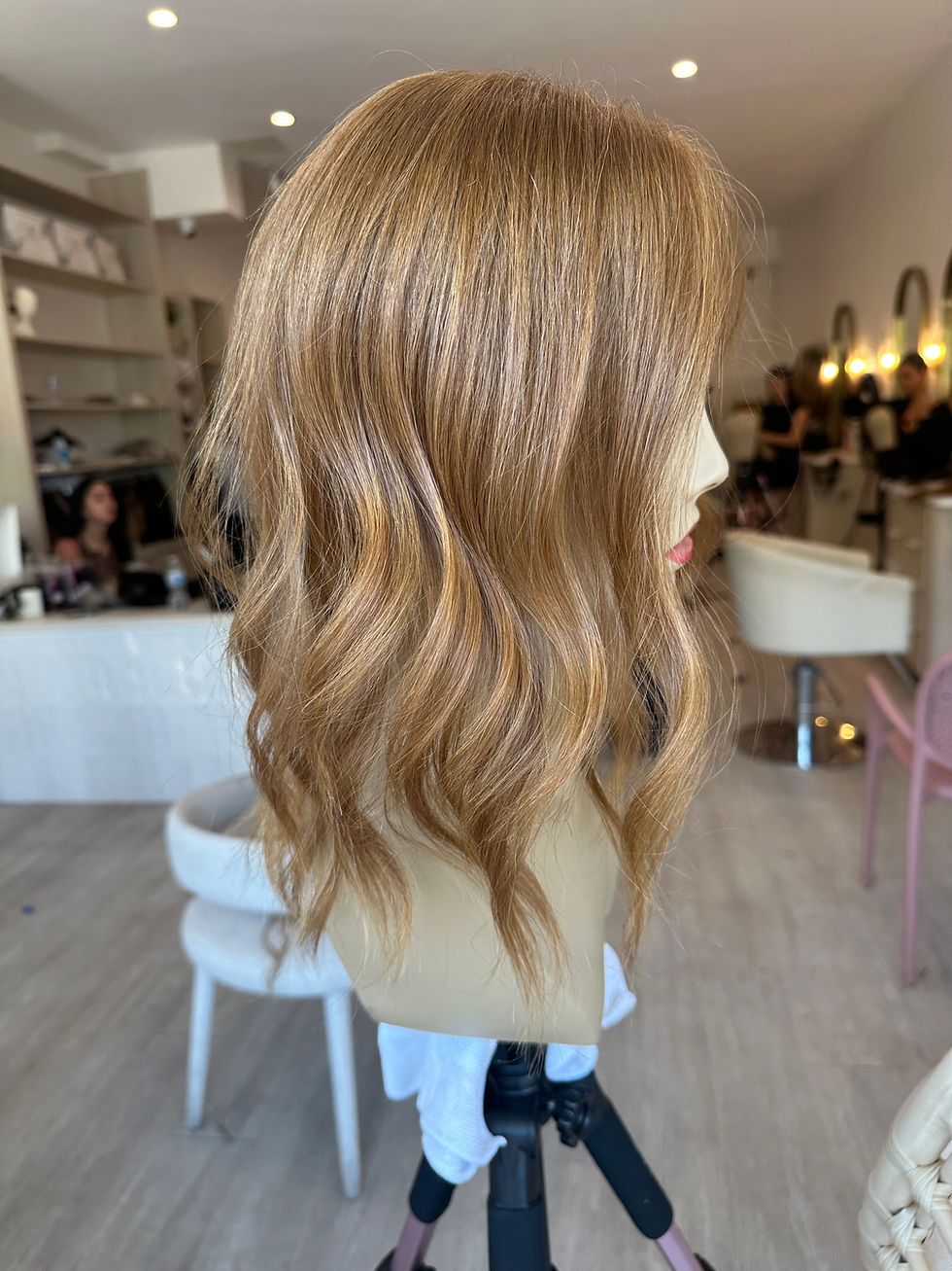 Thumbnail: VCL36644: CLOSED LACE VIRGIN EUROPEAN LIGHT GINGER NATURAL 16"